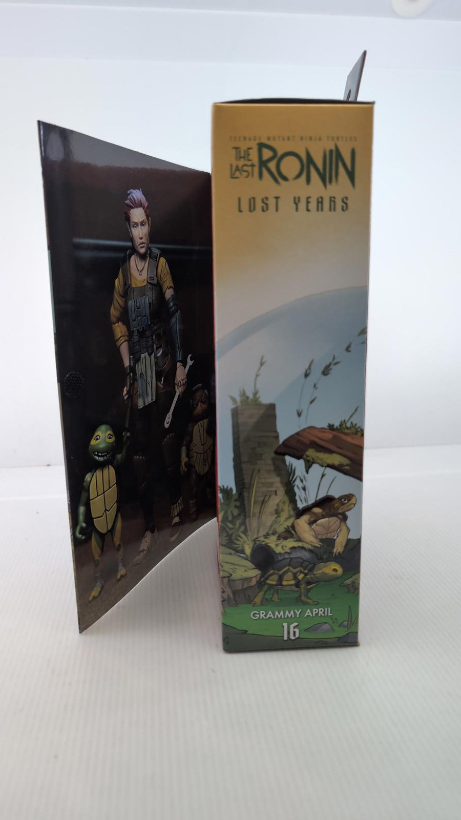 NECA THE LAST RONIN: LOST YEARS GRAMMY APRIL O'NEIL YI & MOJA 2025 NIB TMNT