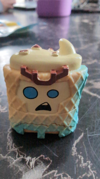 Transformers Botbots Disgusto Desserto Series 3 Spoiled Rottens 2019 figure