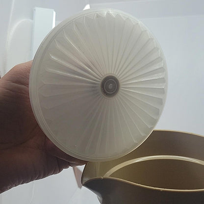 Vintage Tupperware Pitcher Half Gallon (2 qt) Tan Push Button Seal Lid #800-1