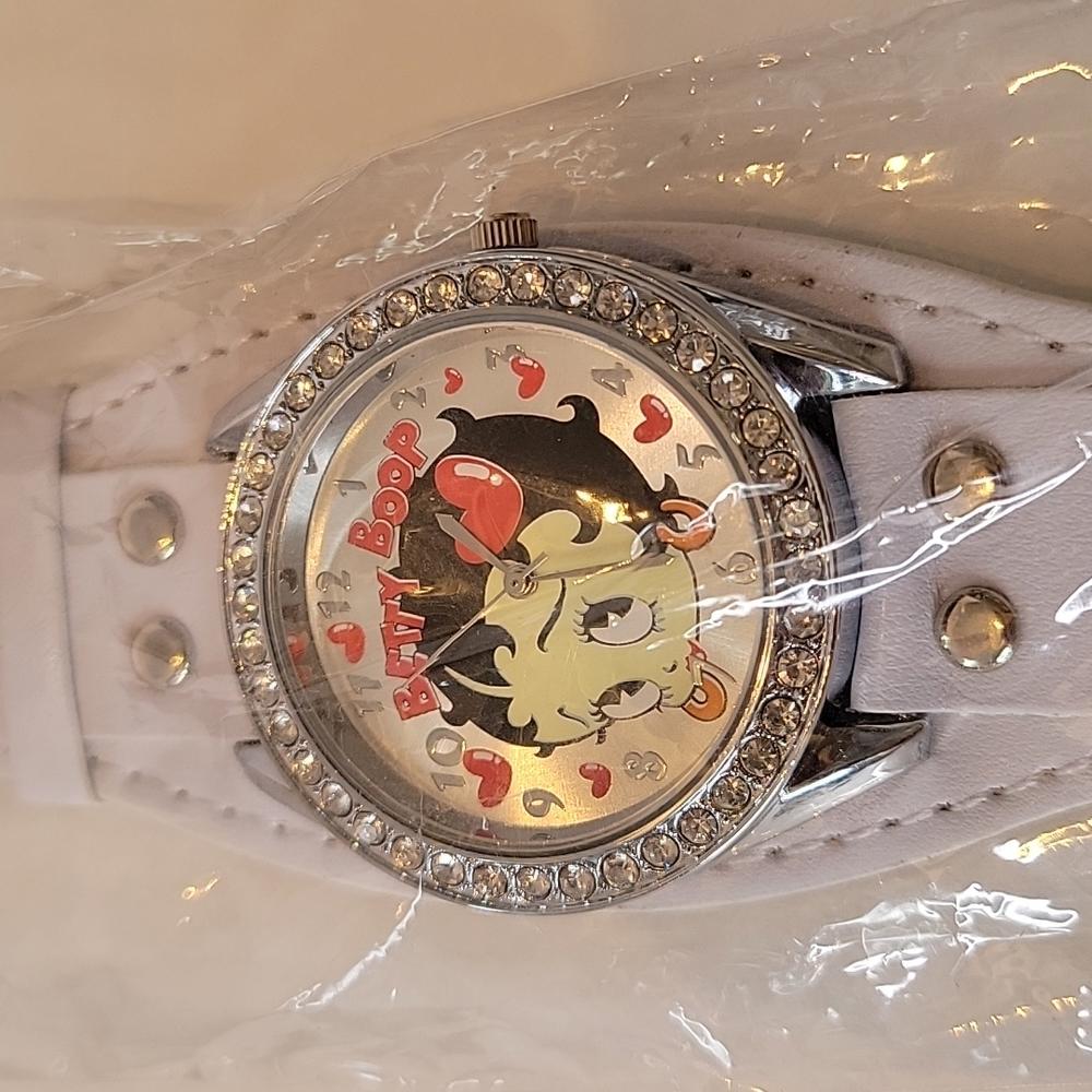 King betty boop w/ diamond color style Stones watch white
