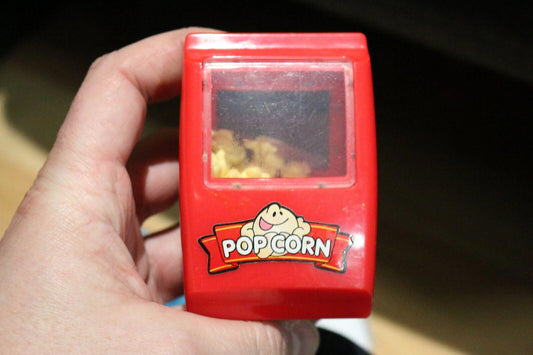 VINTAGE RED POPCORN MACHINE MODEPUPPE 4inch wind-up action pop!