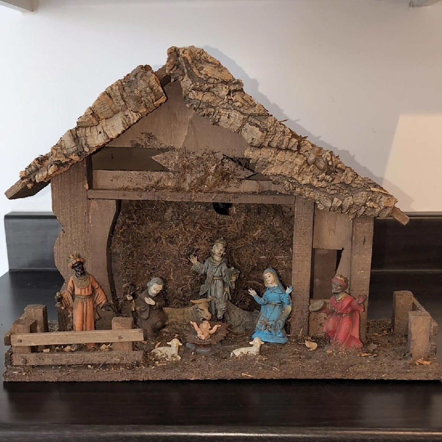 Rustic Nativity Scene Set with Colorful Figures Christmas Tree Jesus Creche Vtg