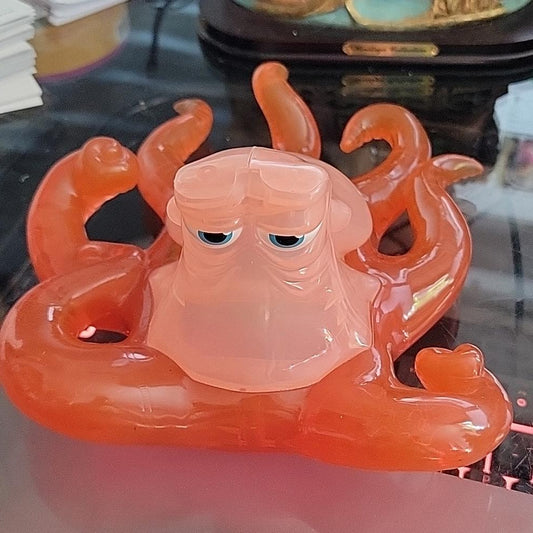 Disney Finding Dory Change and Chat Hank Octopus Talking Light Up Color 2016