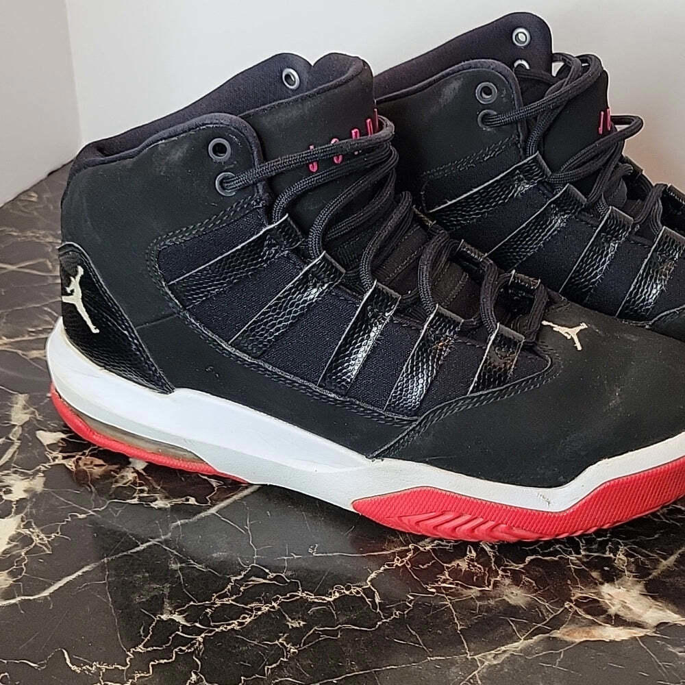 Jordan nike aik max aura basketball shoes Black youth US5.5Y