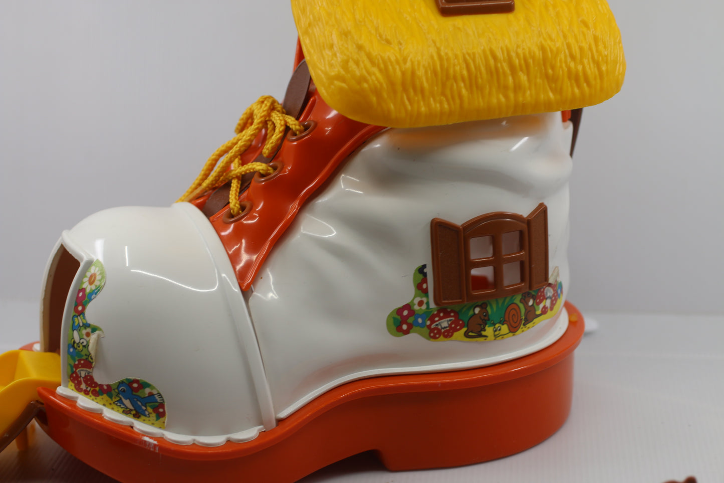 Vintage Collectable 1977 Lesney Live N Learn Toy Play House Boot Matchbox +.