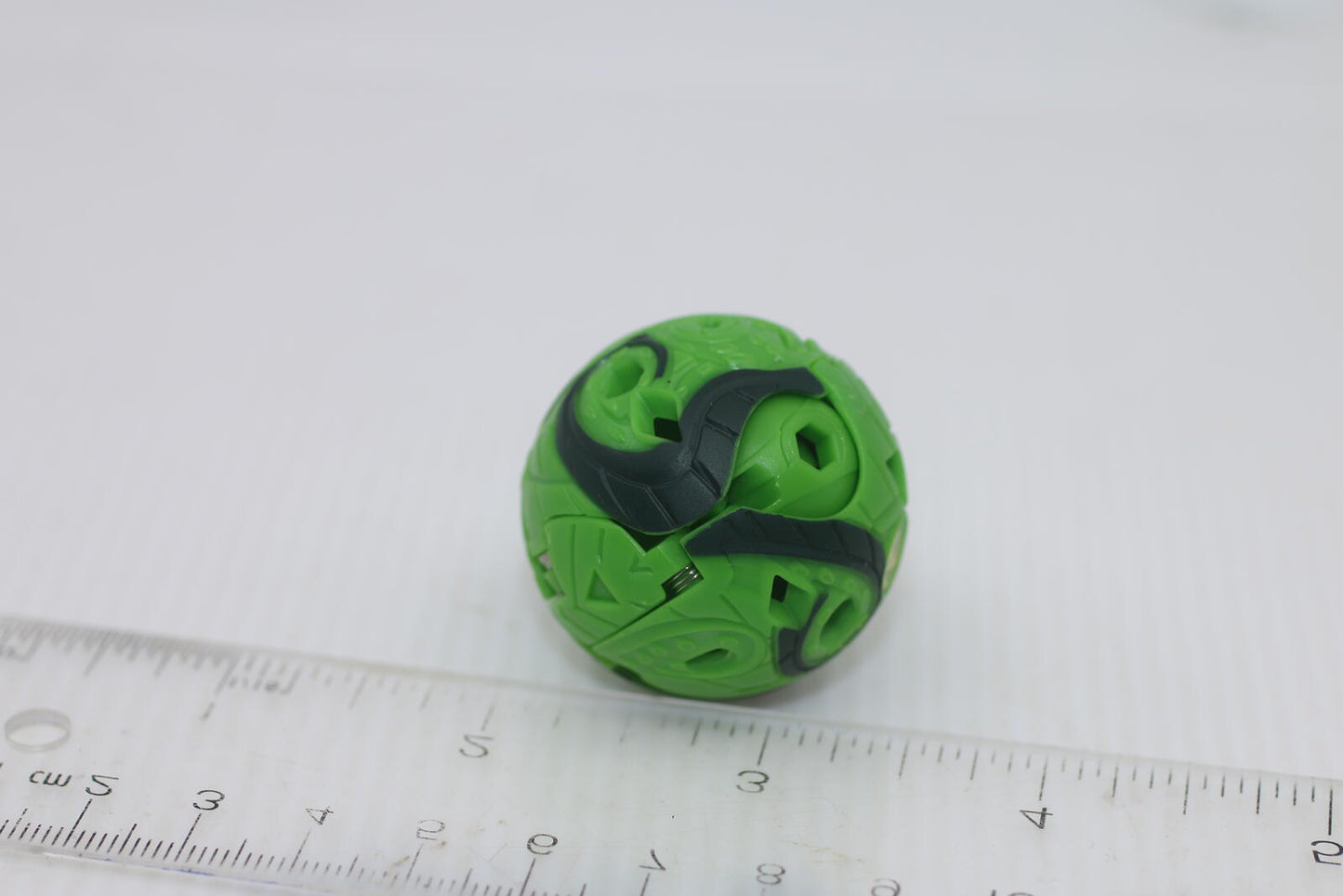 Bakugan Deka Octogan Spin Master 3cm Transforming Figure Rare Green