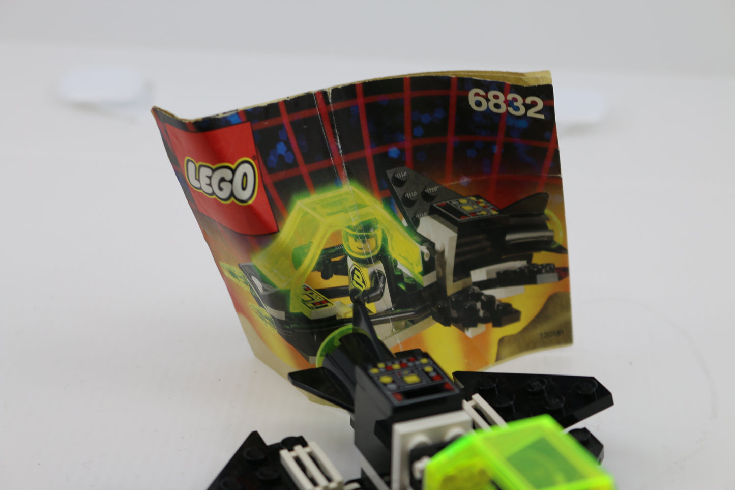 Lego Blacktron Space: Super Nova Ii (6832) - Complete Instructions & Minifigure