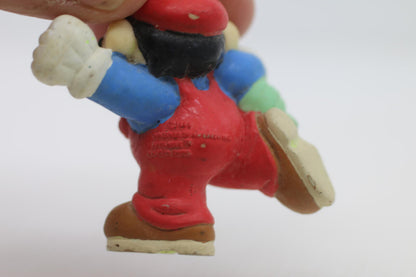 Mario Bros. Mario w/ Turnip 1989 Nintendo Applause PVC Figurine Vintage 2 Inch