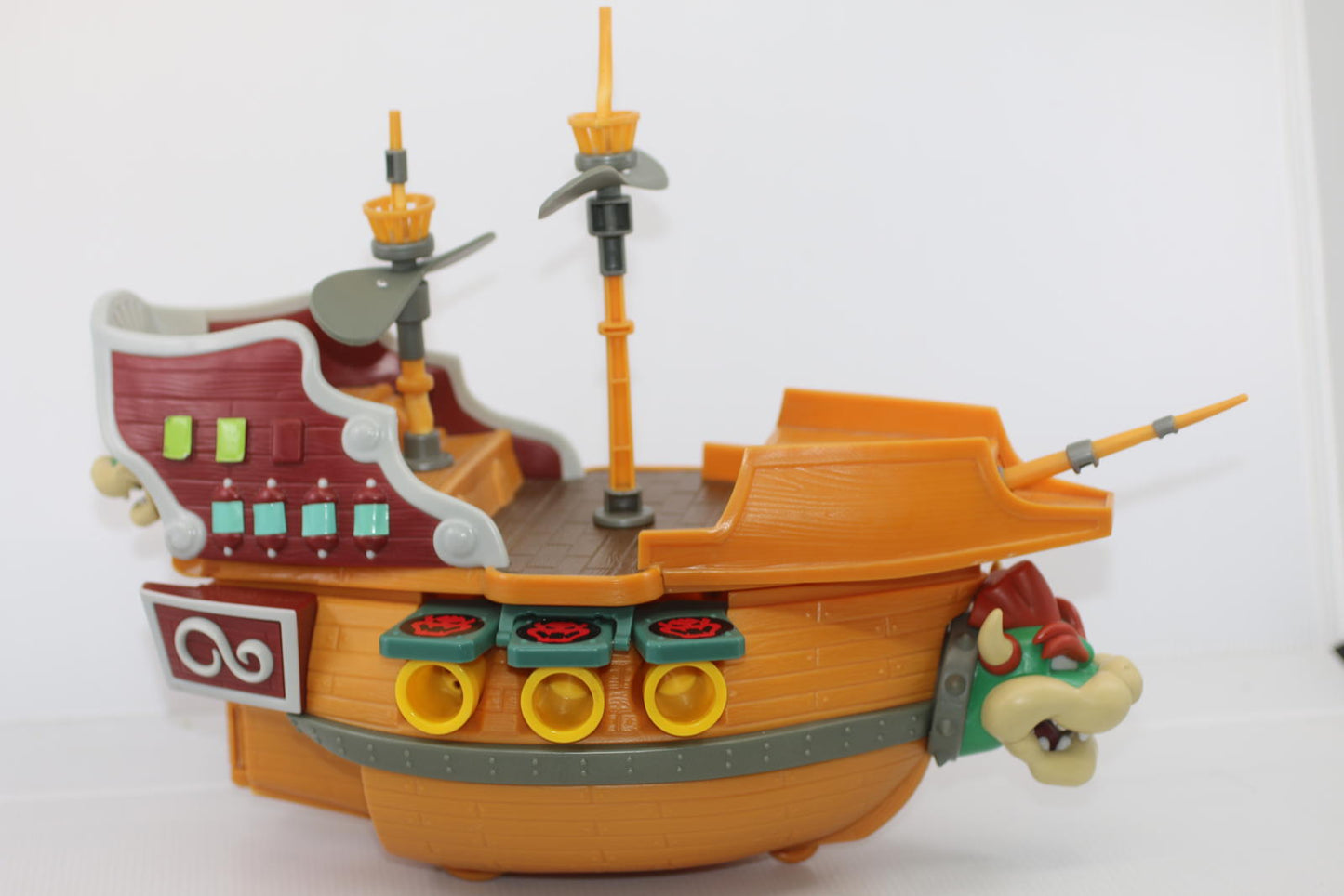 Super Mario Bowser's Airship Toy Figure
