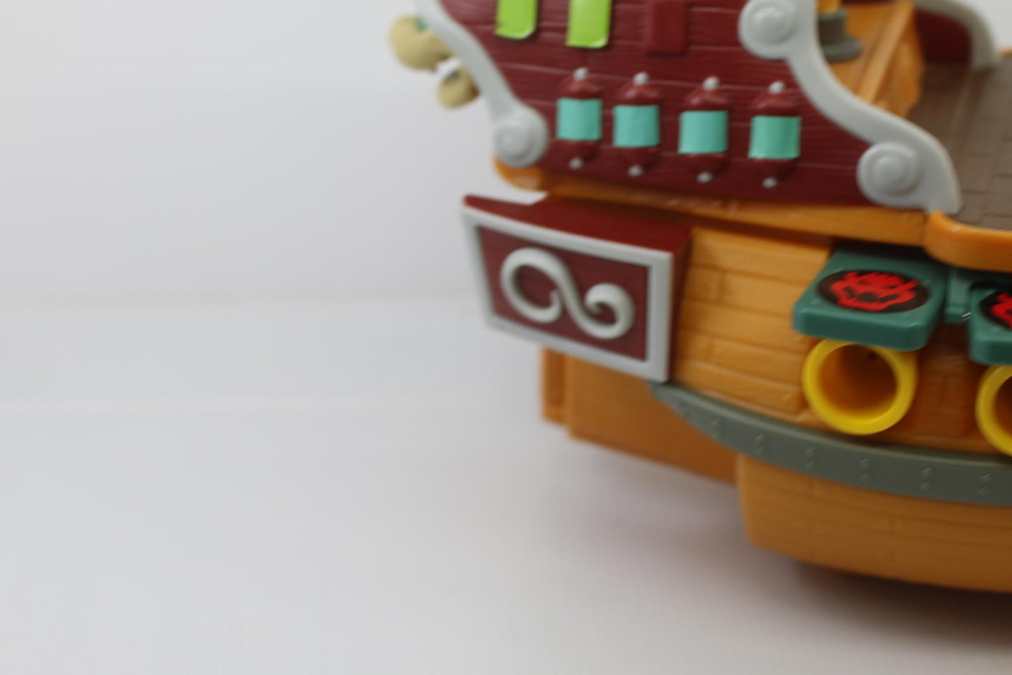 Super Mario Bowser's Airship Toy Figure