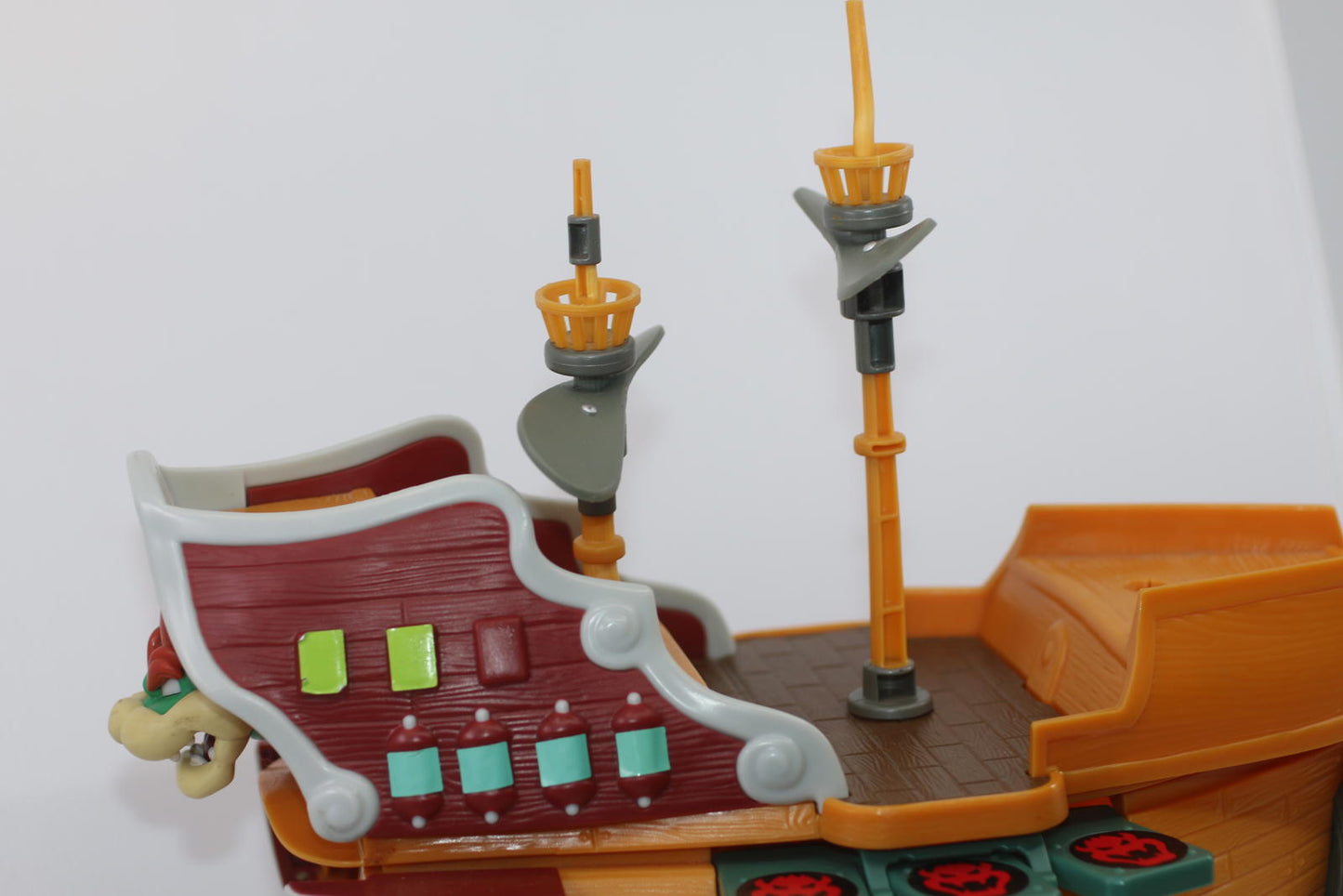 Super Mario Bowser's Airship Toy Figure