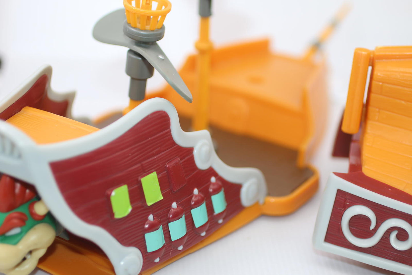 Super Mario Bowser's Airship Toy Figure