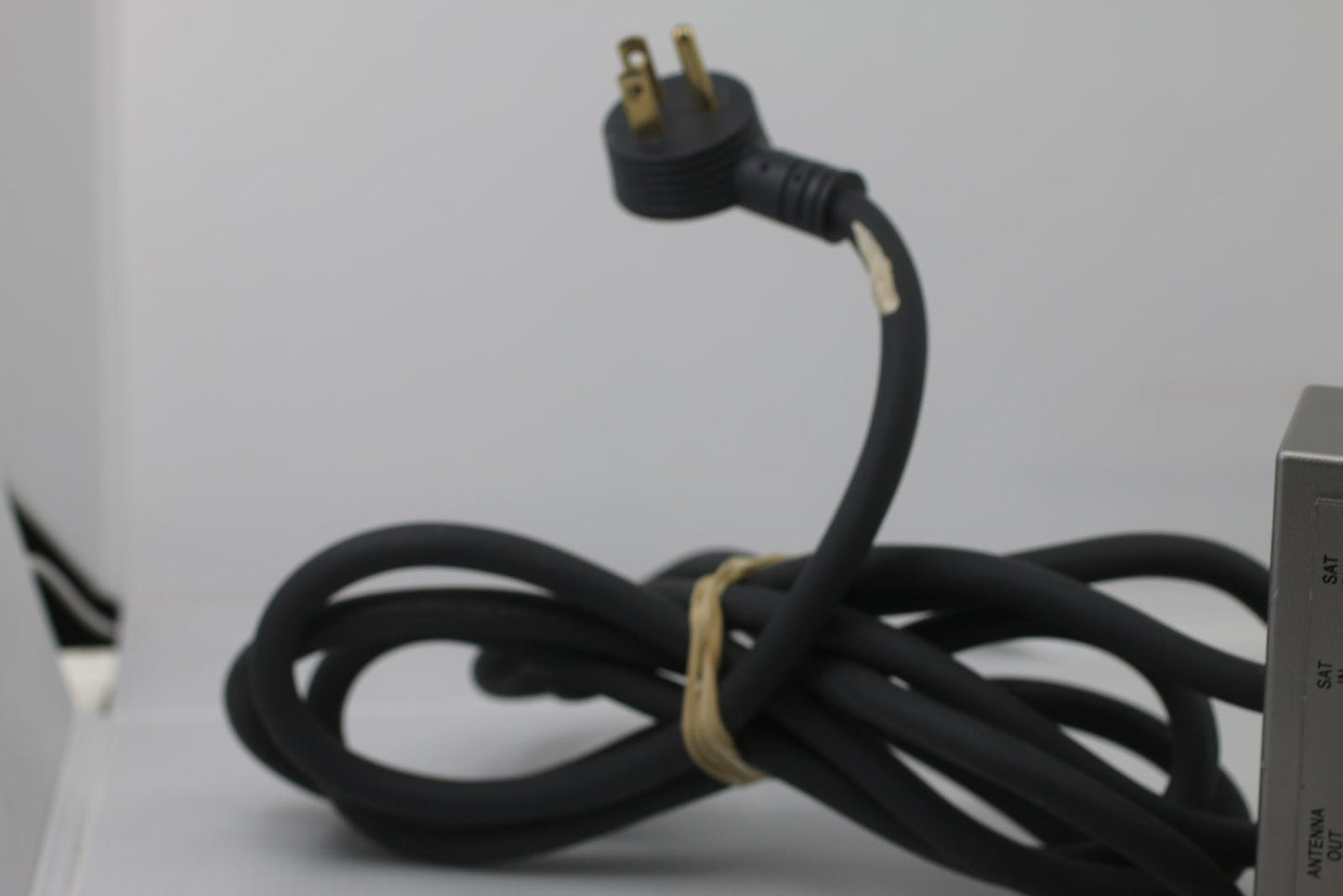 Monster Power HTS 400 Power Strip Surge Protector Home Theatre Clean Power
