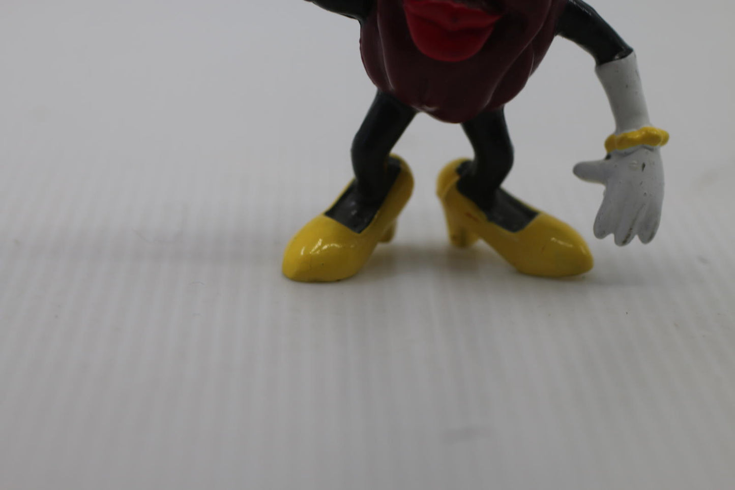 California Raisins, Ms. Marvelous with Yellow and Yellow Shoes, 2 1/2" Tall