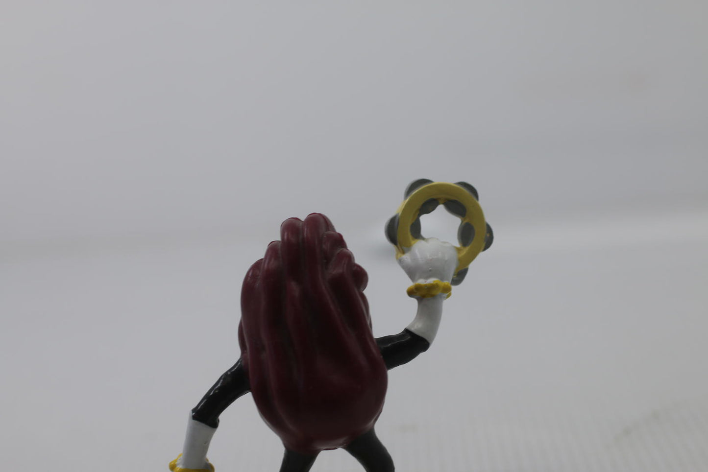 California Raisins, Ms. Marvelous with Yellow and Yellow Shoes, 2 1/2" Tall