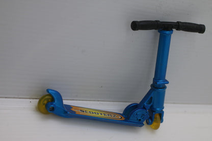 2001 Wendy’s Finger Scooter Kids Meal Toy