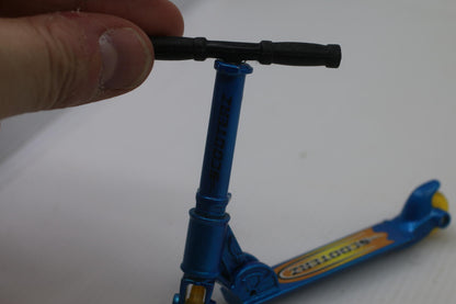 2001 Wendy’s Finger Scooter Kids Meal Toy