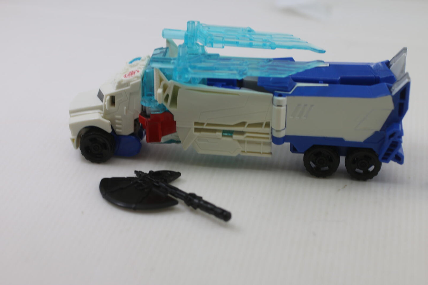 Robots in Disguise (2015, RID) Warrior Class: Power Surge Optimus Prime complete