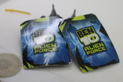 Ben 10 Ultimate Alien Nanomech 4" Figure Bandai Cartoon Network 2009 +2 cards