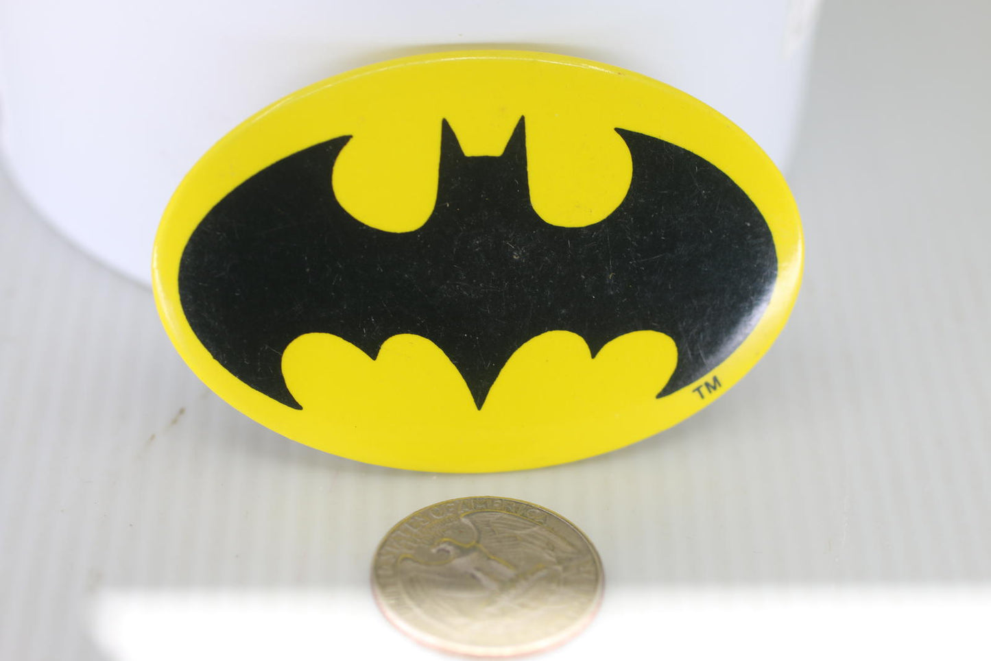 Vintage Batman Logo Pin Badge bUTTON VTG yELLOW