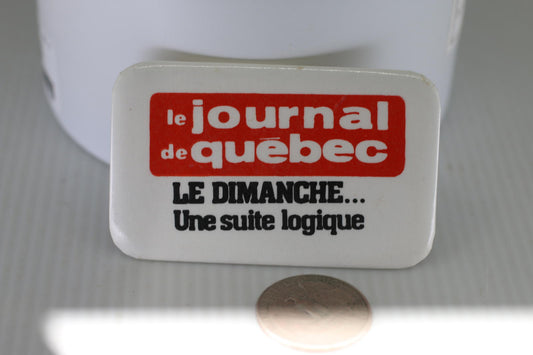 Vintage Le Journal de Quebec Pin Badge cANADA nEWSPAPER BUTTOM