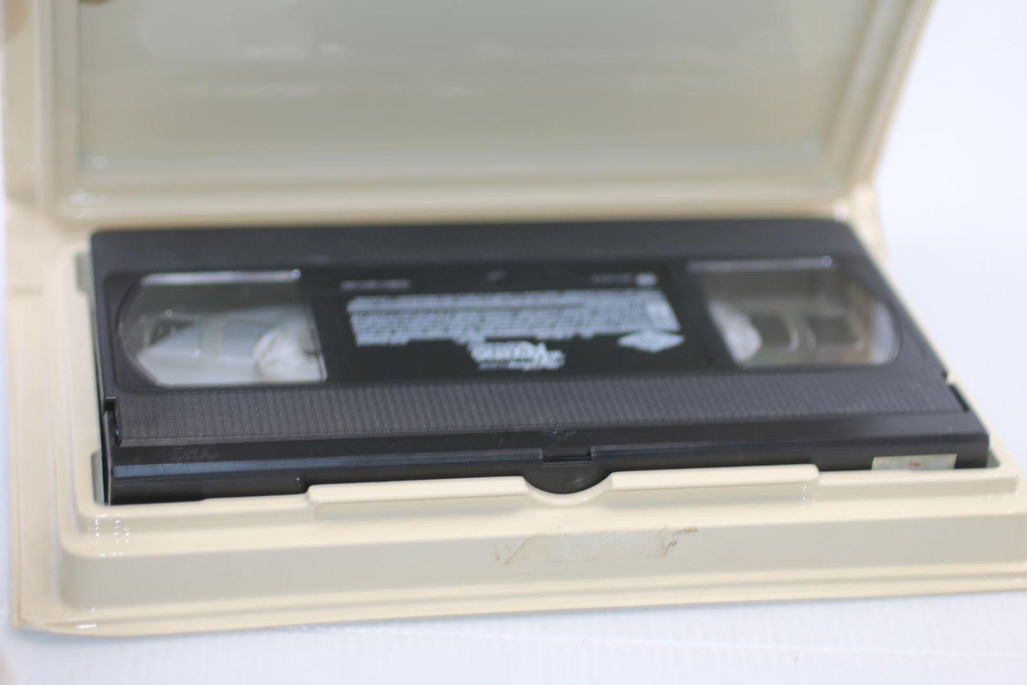 The Rescuers Down Under VHS Tape - Classic Animated Movie