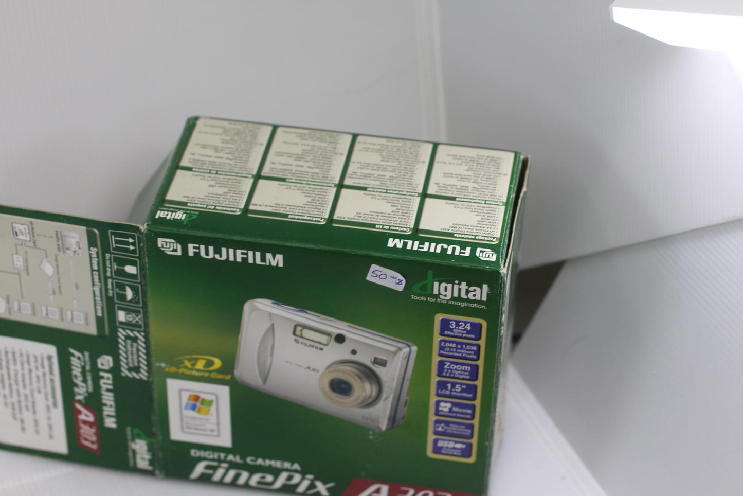 Fujifilm FinePix A303 3.2MP Digital Camera Boxed Complete Manuals Cable CD