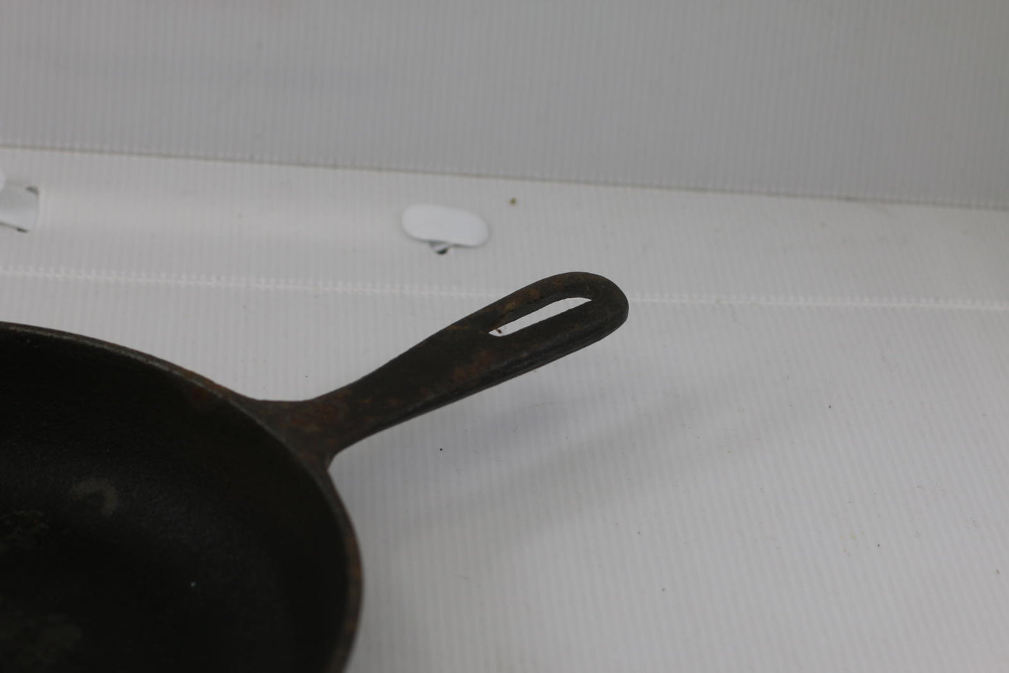 CASRON Taiwan Cast Iron Skillet Lot of 2 – Vintage – Heavy Rust/Patina