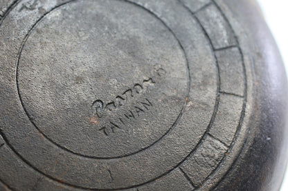 CASRON Taiwan Cast Iron Skillet Lot of 2 – Vintage – Heavy Rust/Patina