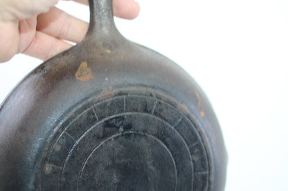 CASRON Taiwan Cast Iron Skillet Lot of 2 – Vintage – Heavy Rust/Patina
