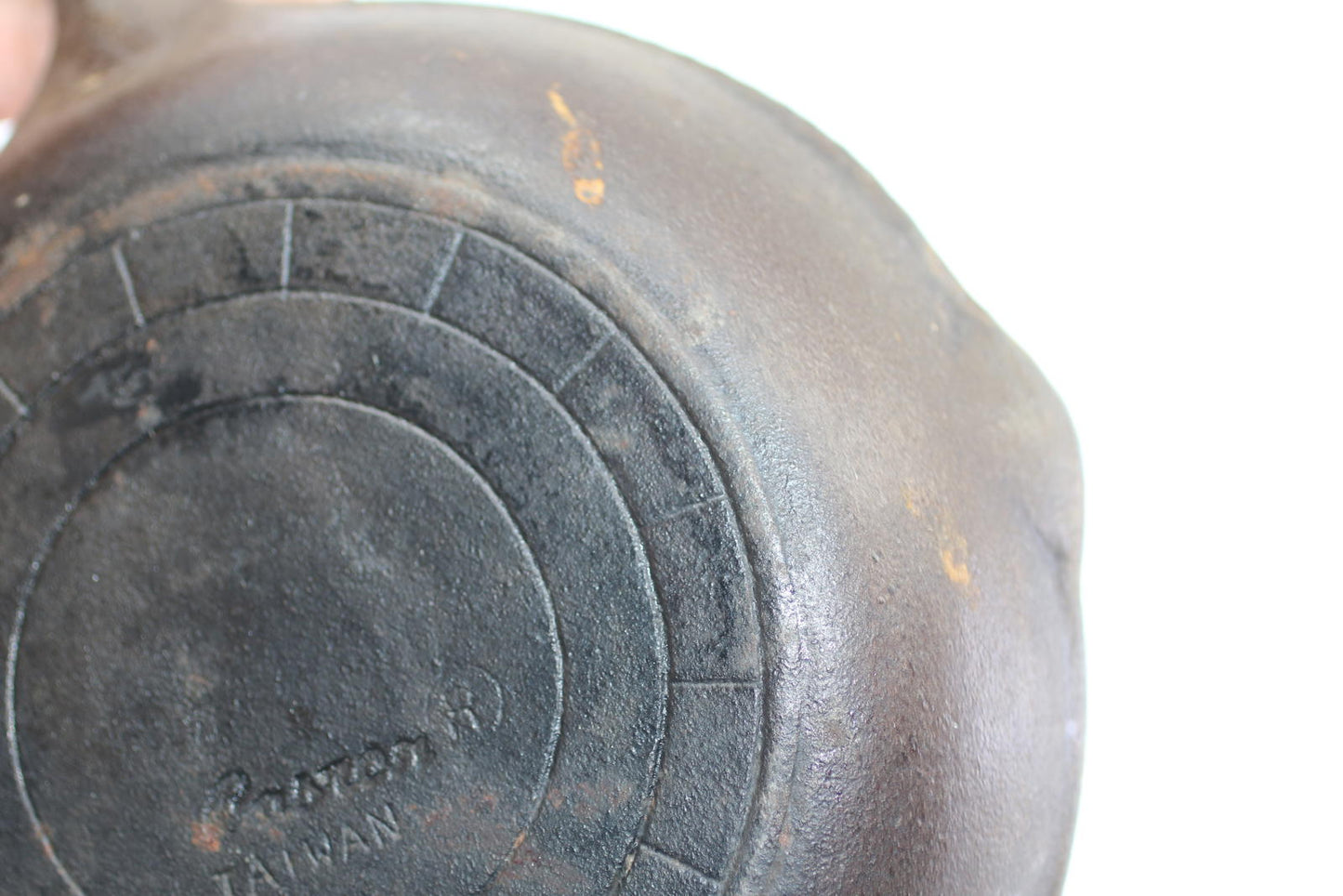 CASRON Taiwan Cast Iron Skillet Lot of 2 – Vintage – Heavy Rust/Patina