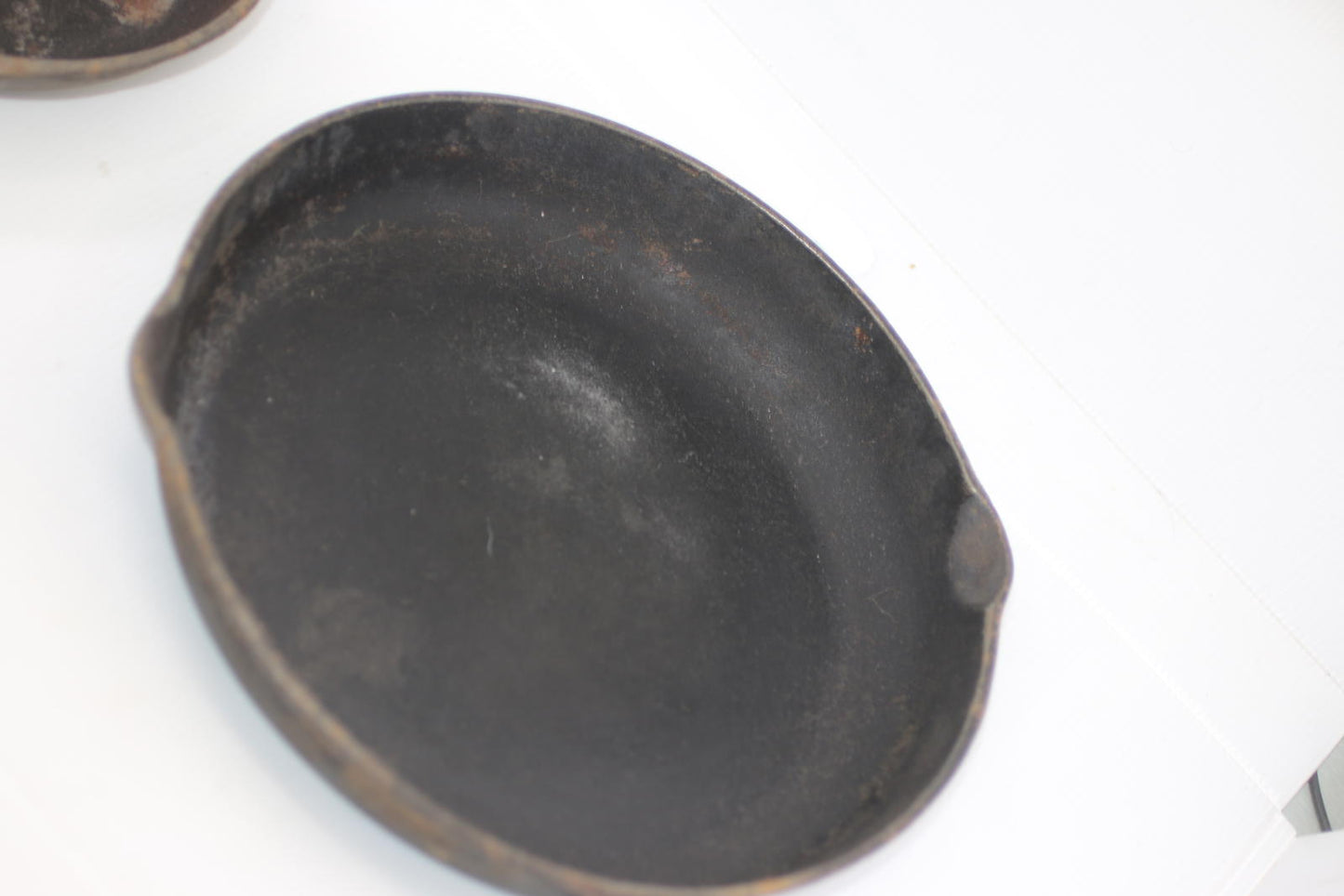 CASRON Taiwan Cast Iron Skillet Lot of 2 – Vintage – Heavy Rust/Patina