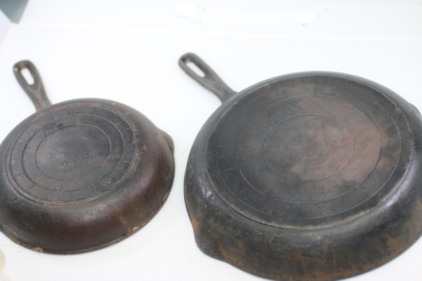 CASRON Taiwan Cast Iron Skillet Lot of 2 – Vintage – Heavy Rust/Patina