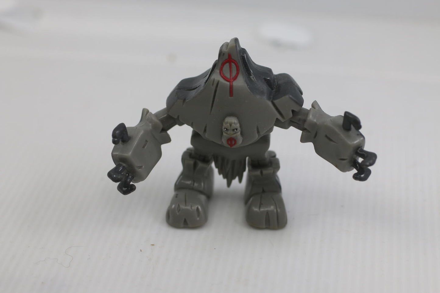 DI - GATA Defenders KRAGUS Gray Stone Golem Figurine Toy FIGURE