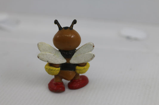 Vintage honey Bully Bullyland Bee PVC Figure Germany