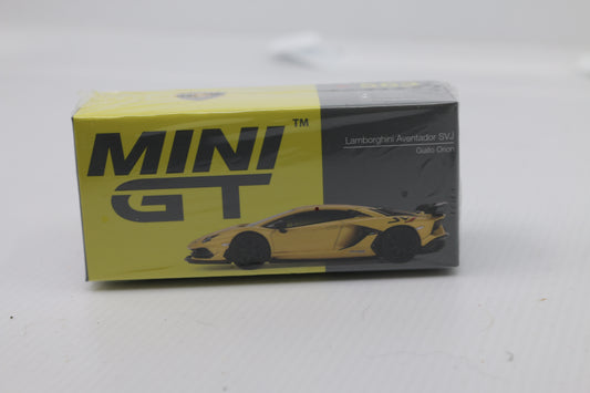 Mini GT 1:64 LB WORKS Lamborghini Aventador, Yellow, #587 HK Toycar Salon 2023