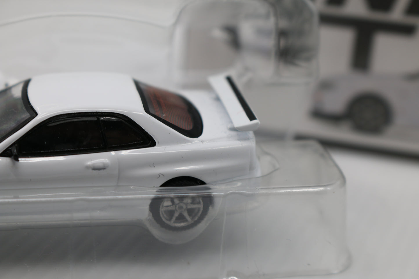 MINI GT 1:64 Model Car Nissan Skyline GT-R (R34) V-Spec N1 #397 RHD White