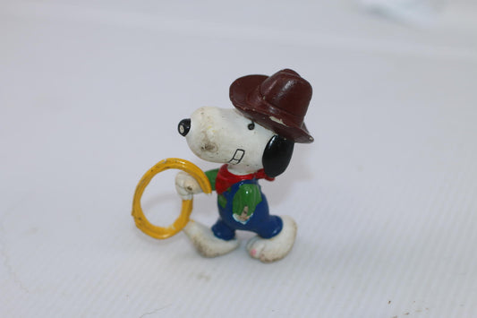 1958 66’ United Feature Peanuts Snoopy PVC 2.5-3” VINTAGE Figure toy cowboy