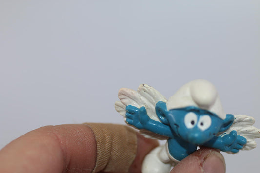 Vintage Flying Angel Smurf Collectable Vinyl Figure toy 20071