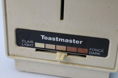 Vintage Toastmaster 2-Slice Pastry Toaster Chrome and Cream Model