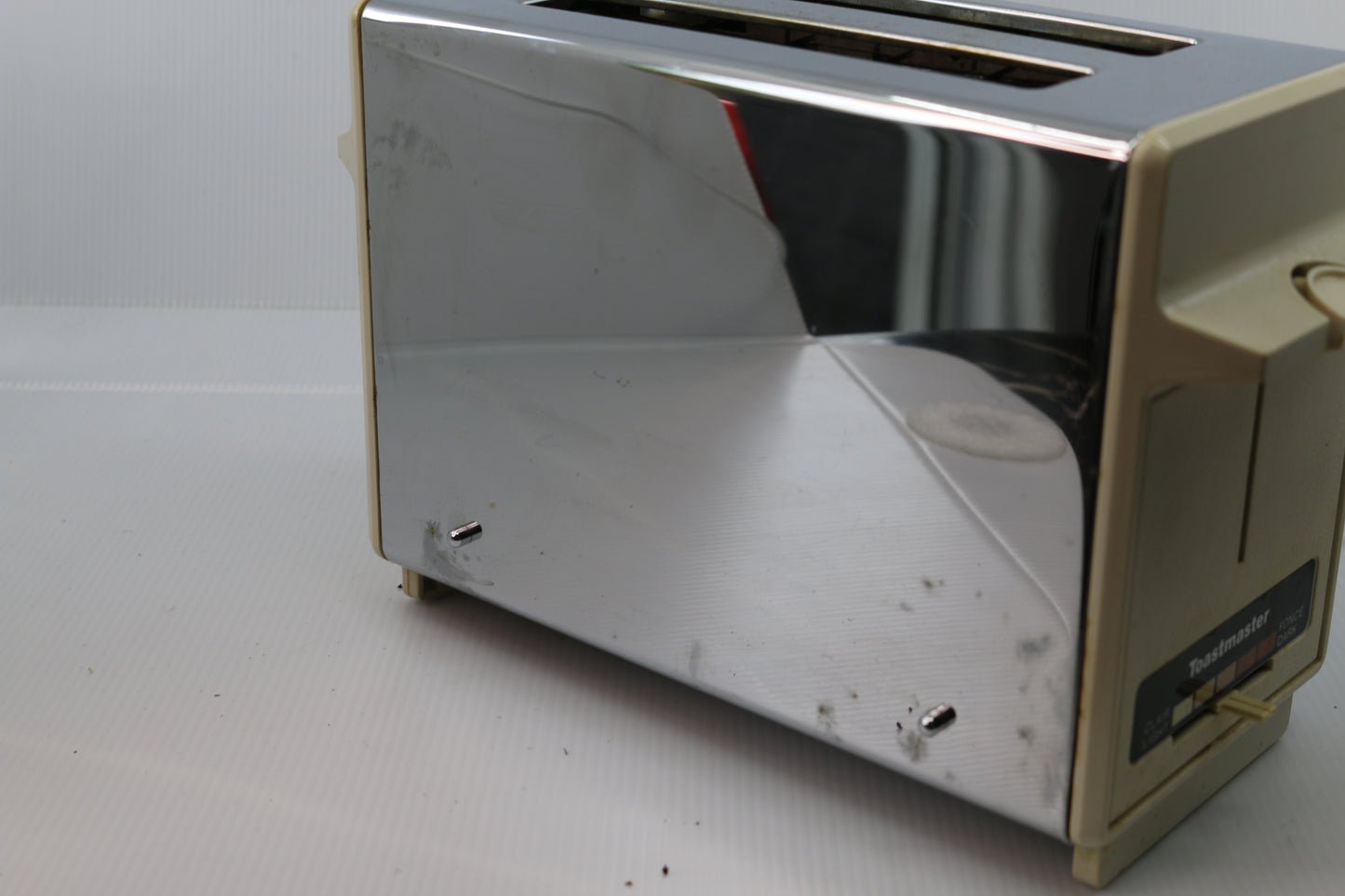Vintage Toastmaster 2-Slice Pastry Toaster Chrome and Cream Model