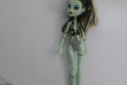 Monster High Doll Power Ghouls Frankie Stein with Accessories and Coffin Bed toy