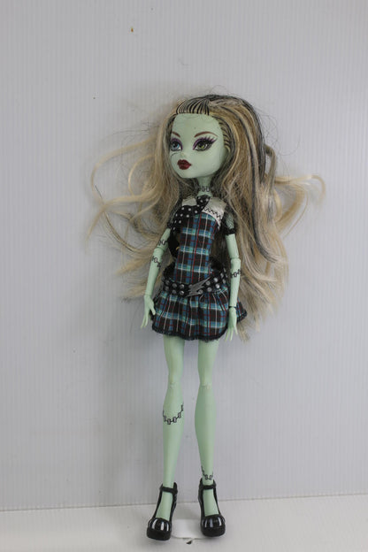 Monster High Doll Power Ghouls Frankie Stein with Accessories and Coffin Bed toy