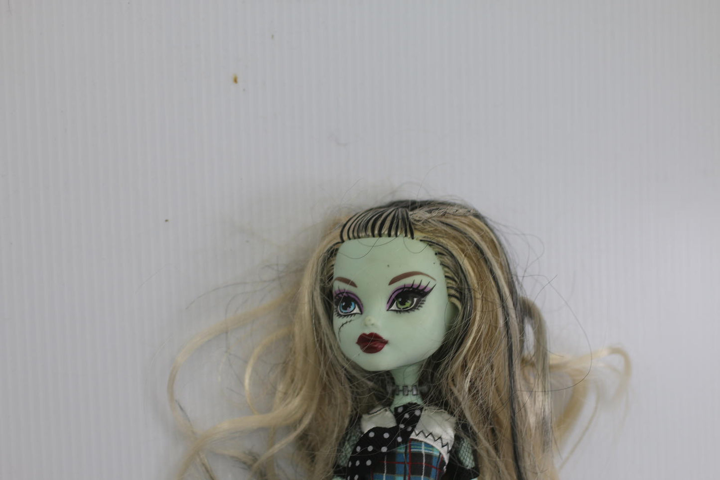 Monster High Doll Power Ghouls Frankie Stein with Accessories and Coffin Bed toy