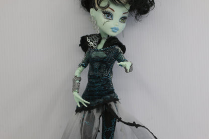 Mattel Monster High Frankie Stein Ghouls Rule 2008 Monster High Doll
