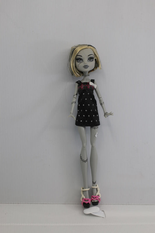 Monster High Skull Shores Black White Frankie Stein Doll