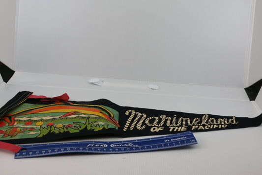 Vintage pennant felt Souvenir Marineland of the pacific