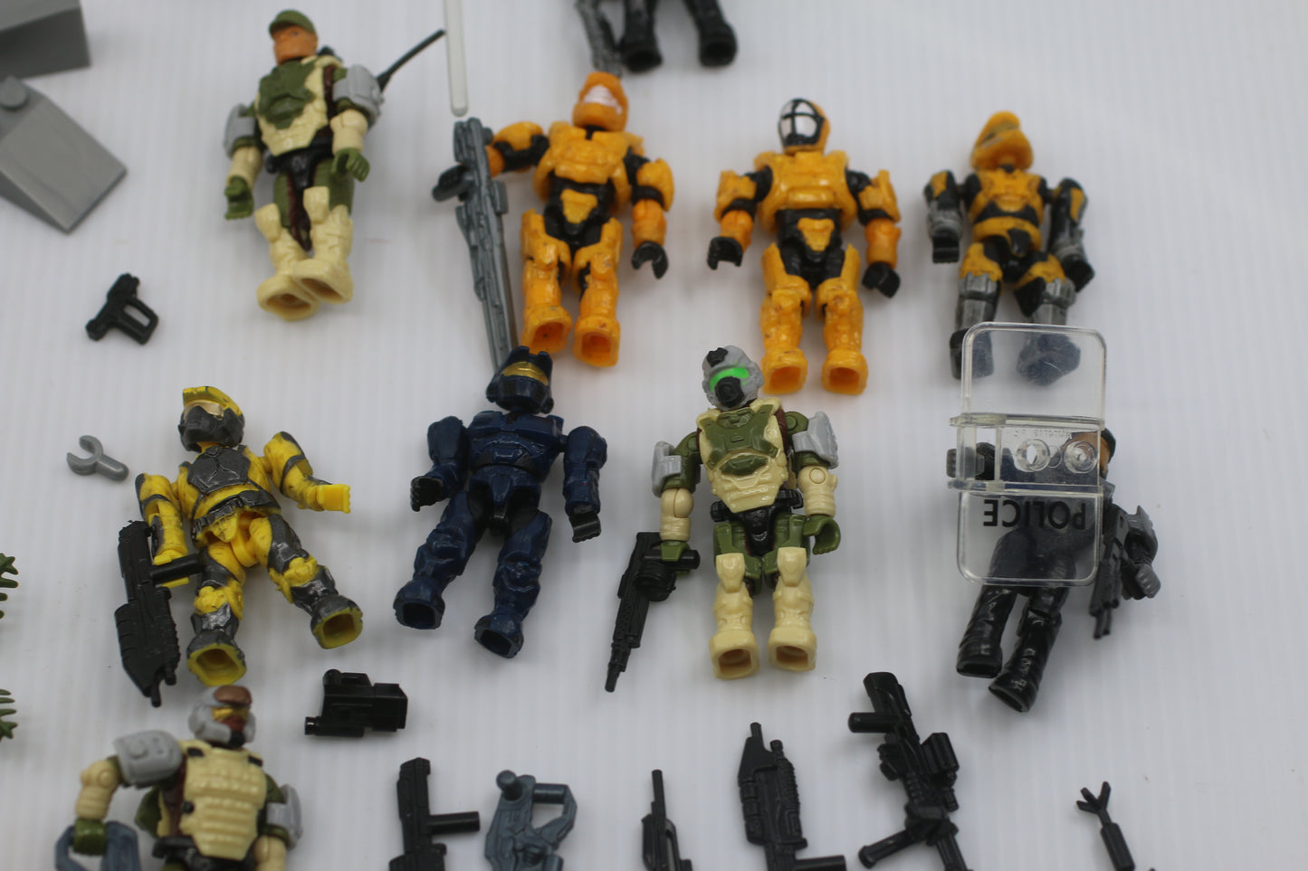 Mega Bloks Construx HALO LOT Of  Rare Mini Figures & Accessories Weapons toys