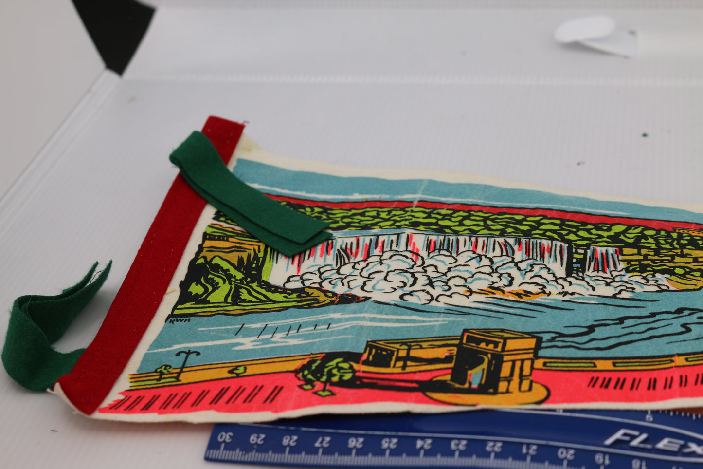 Vintage pennant felt Souvenir Canada Niagara Falls