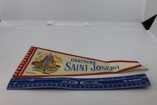 Vintage pennant felt Souvenir Oratoire Saint Joseph Montreal Mont-Royale
